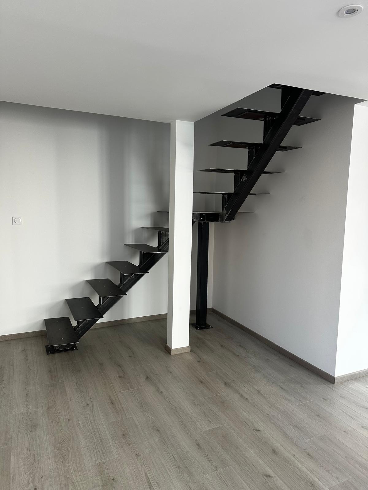 Escalier, métallique, sur mesure, pose, fabrication