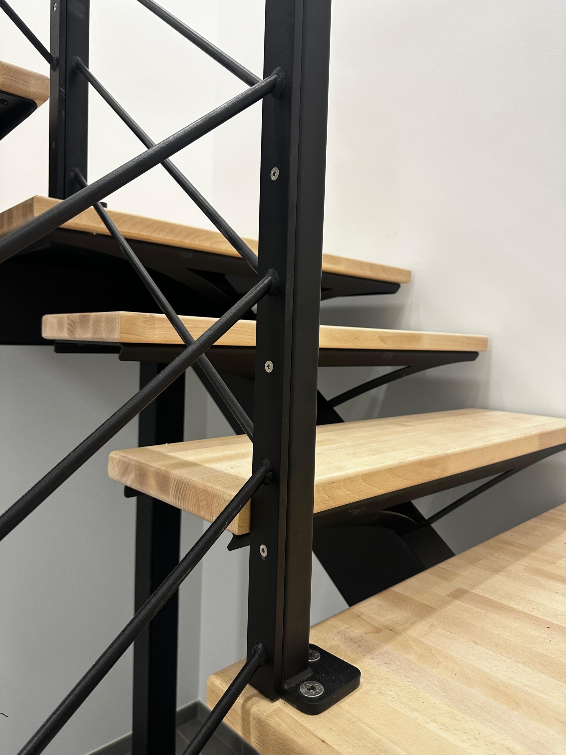 ESCALIER LIMONS CENTRAL MARCHE BOIS OBERHERGHEIM